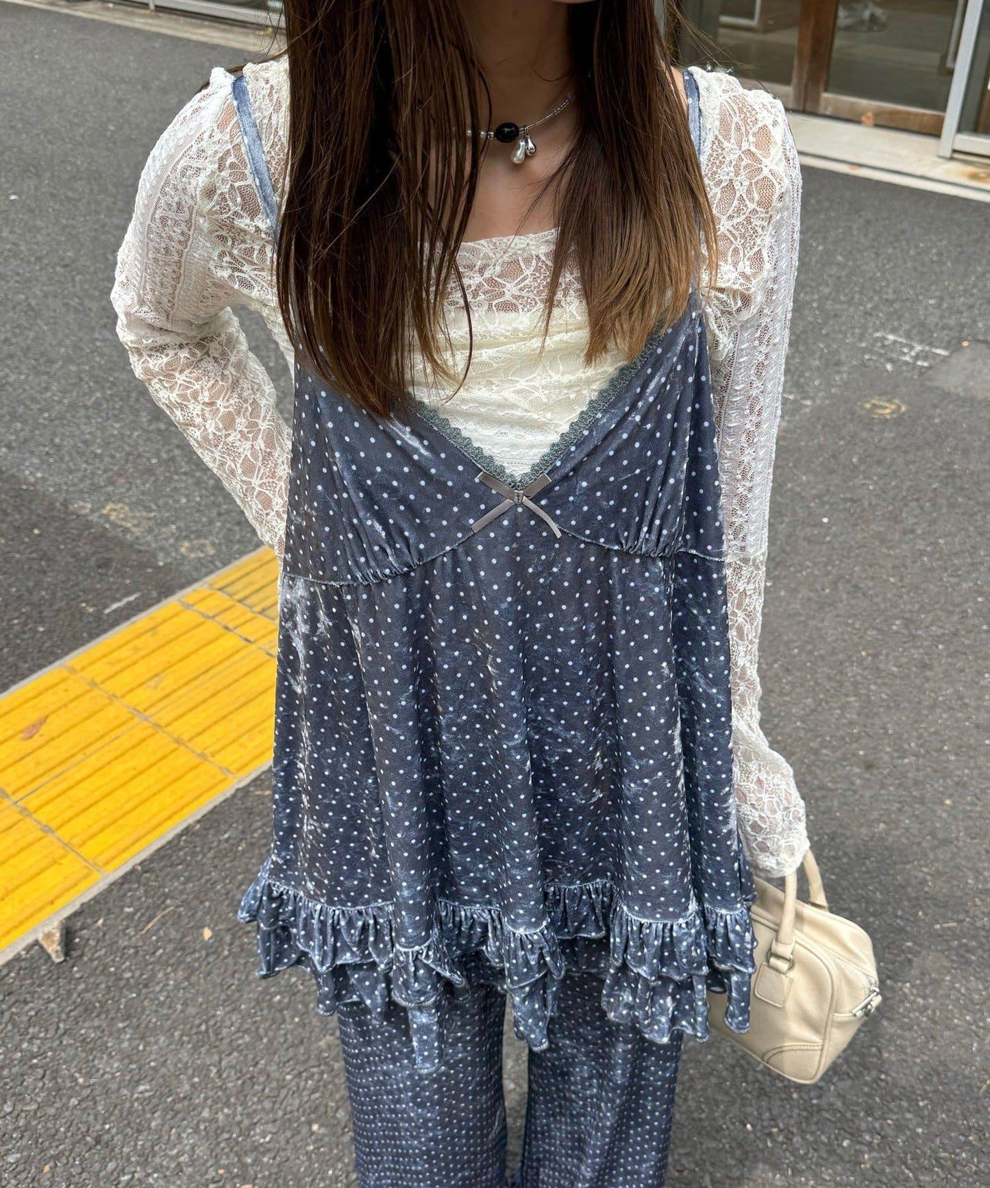 拼色圖案天鵝絨吊帶背心連衣裙〈波點／花卉〉