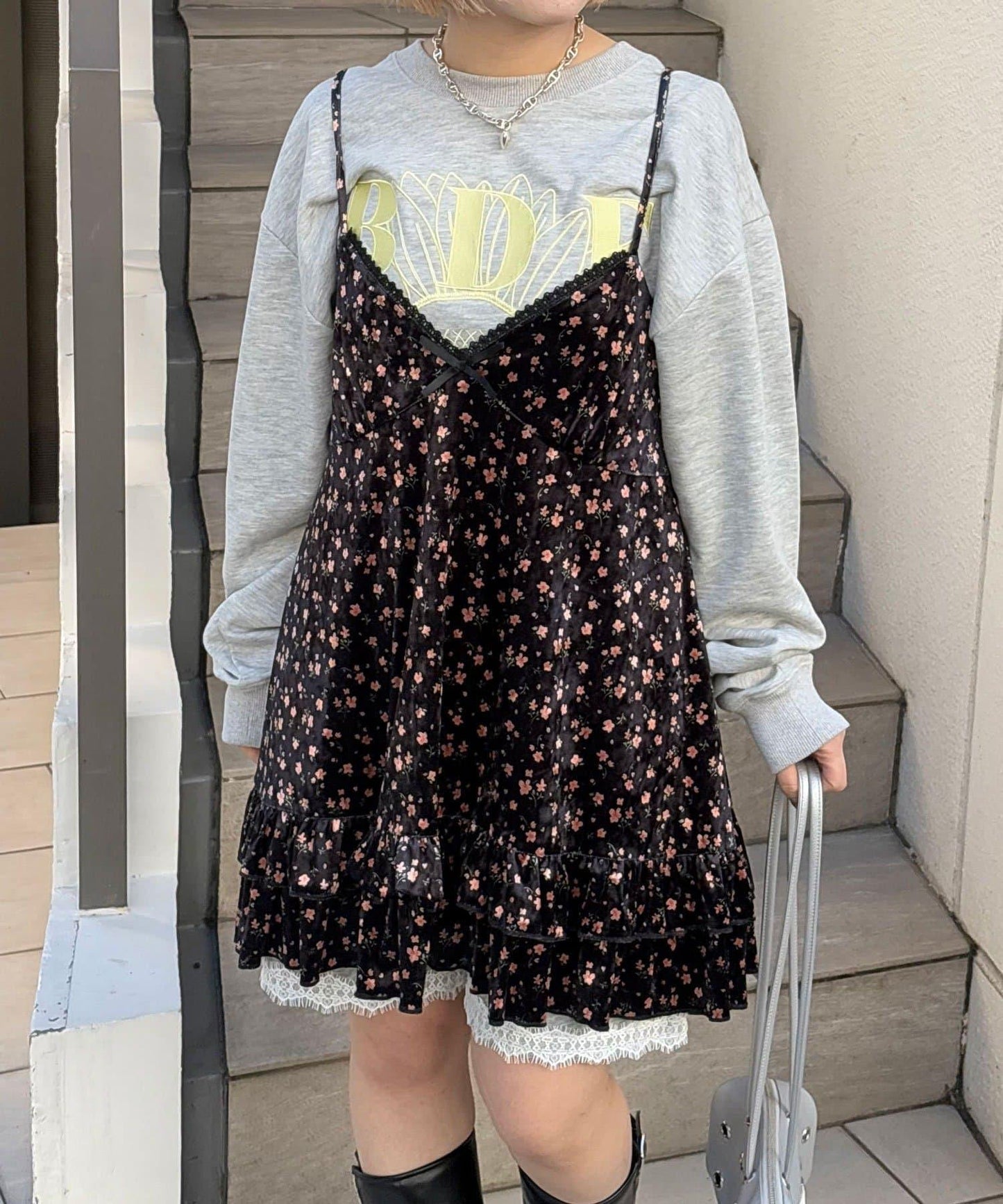 拼色圖案天鵝絨吊帶背心連衣裙〈波點／花卉〉