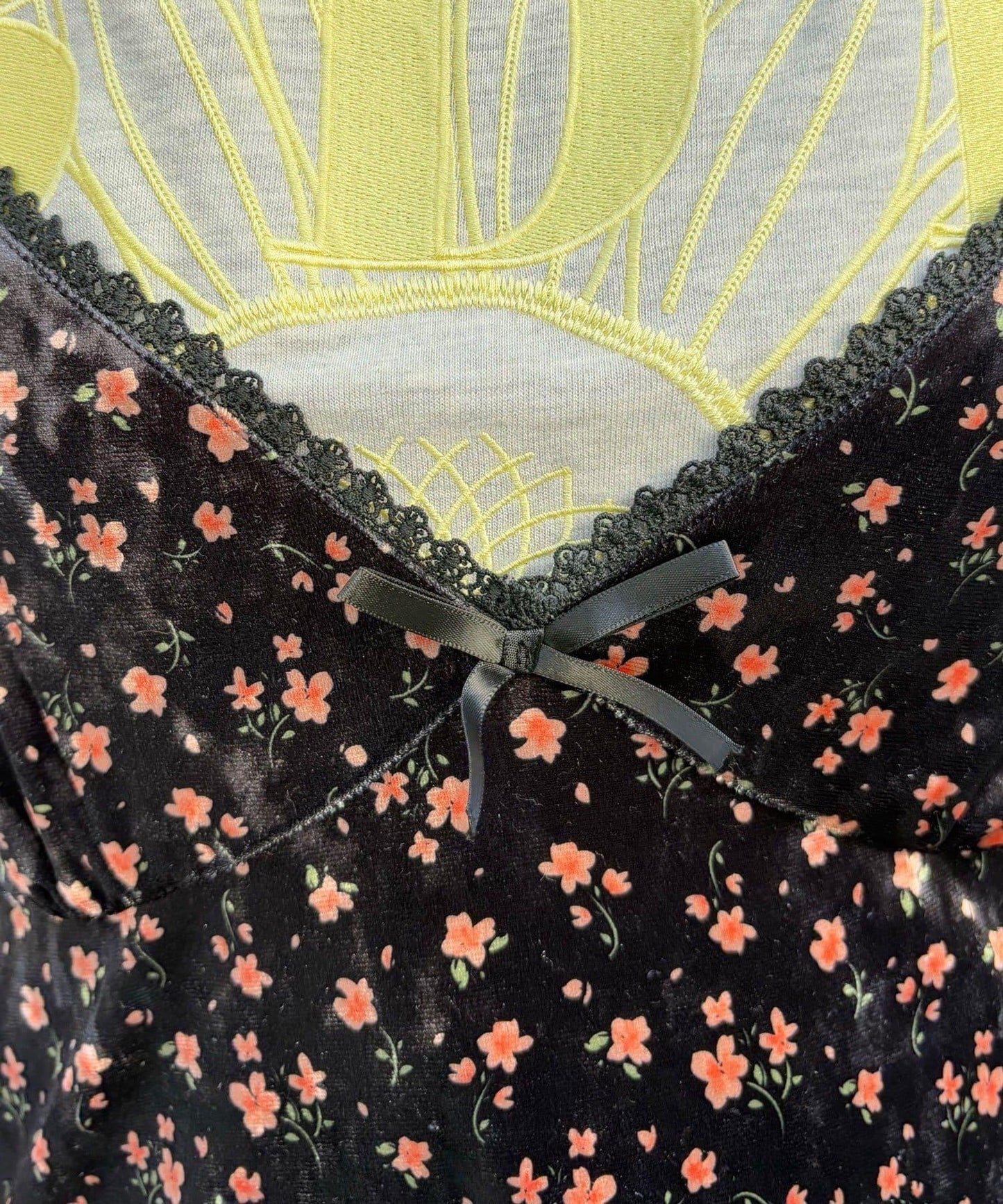 拼色圖案天鵝絨吊帶背心連衣裙〈波點／花卉〉