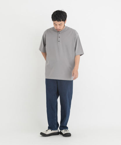 『UR TECH』寬鬆亨利領T恤