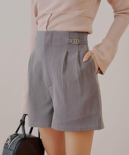 【Chico】帶吊飾褶皺短褲