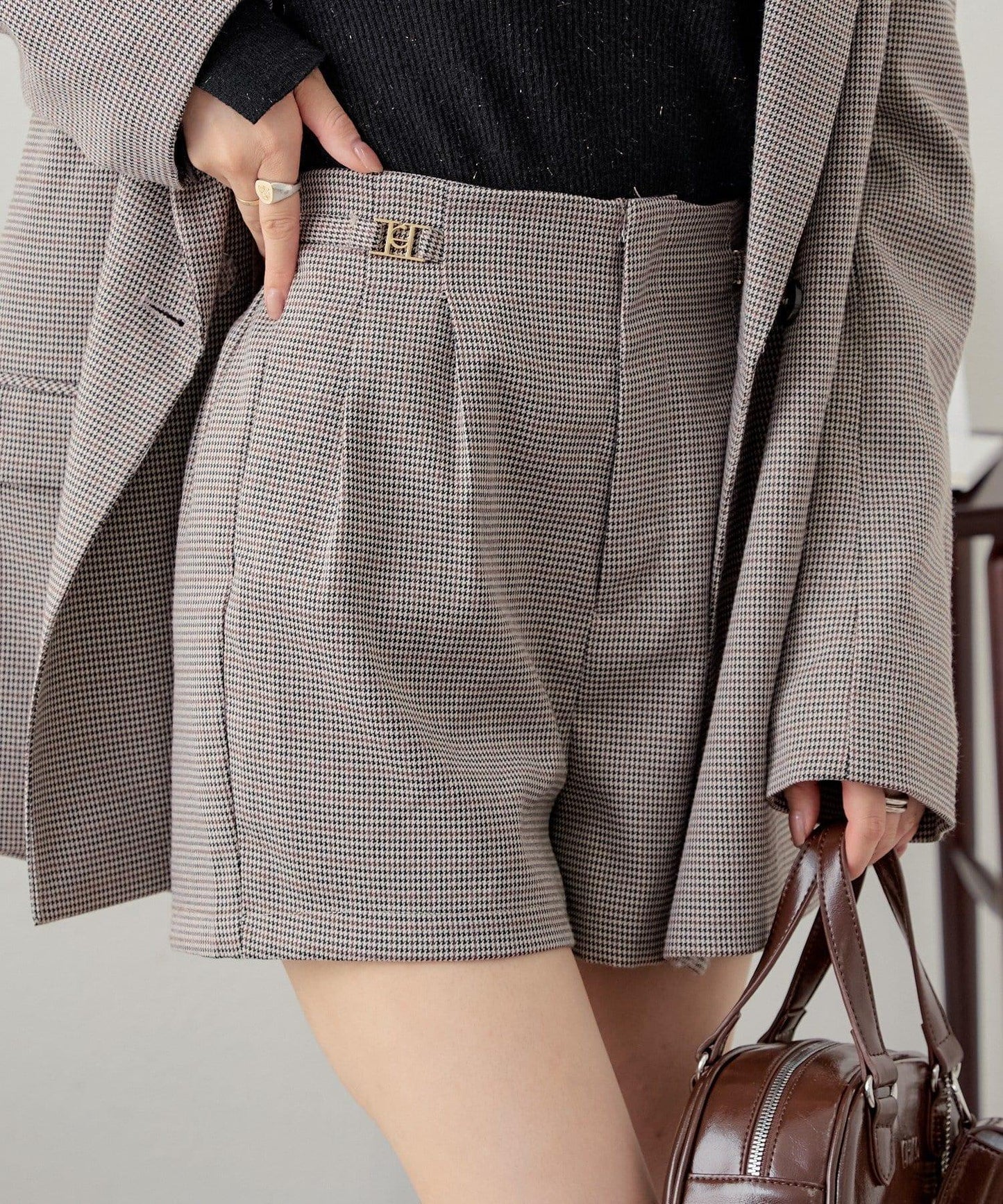 【Chico】帶吊飾褶皺短褲