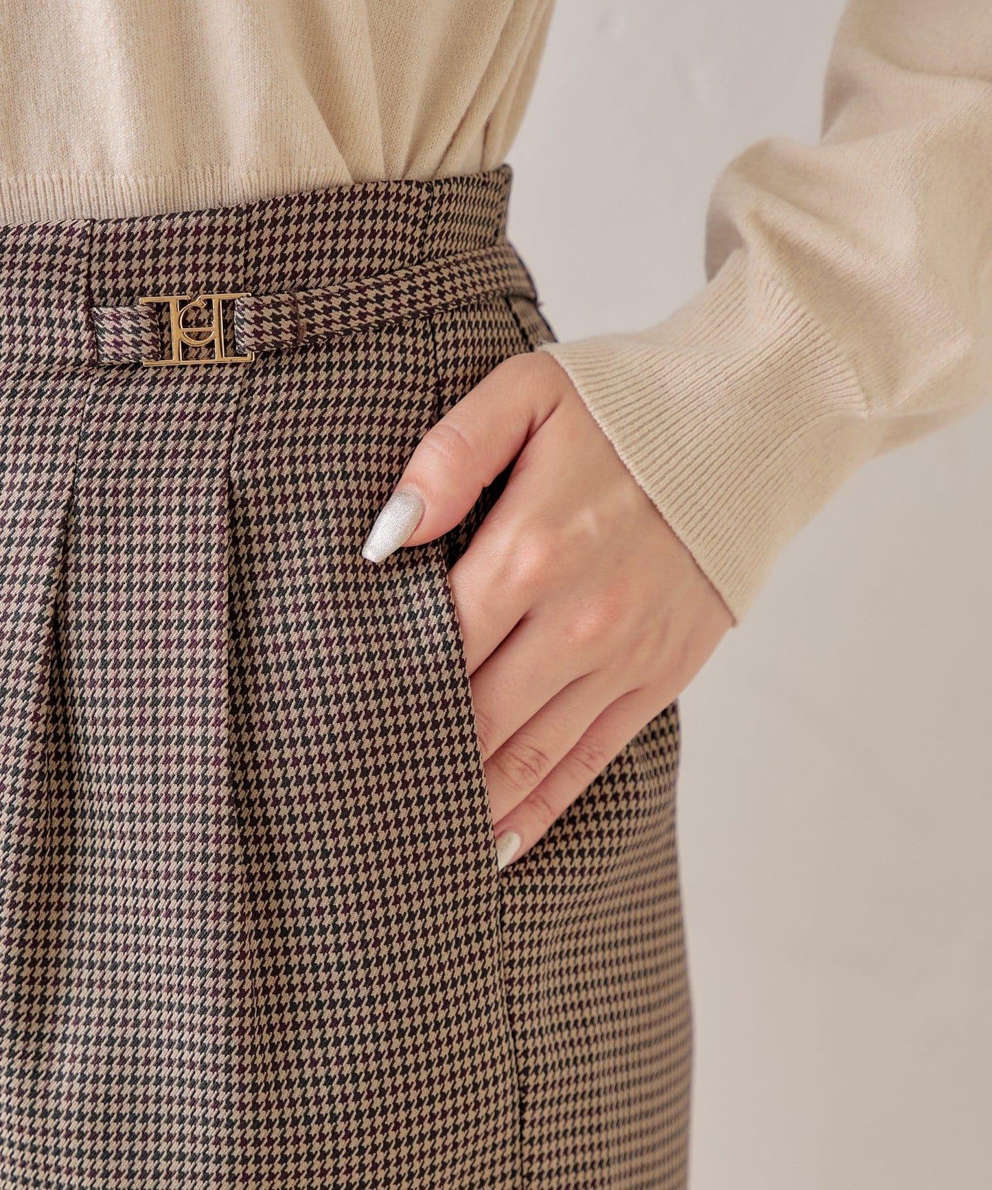 【Chico】帶吊飾褶皺短褲