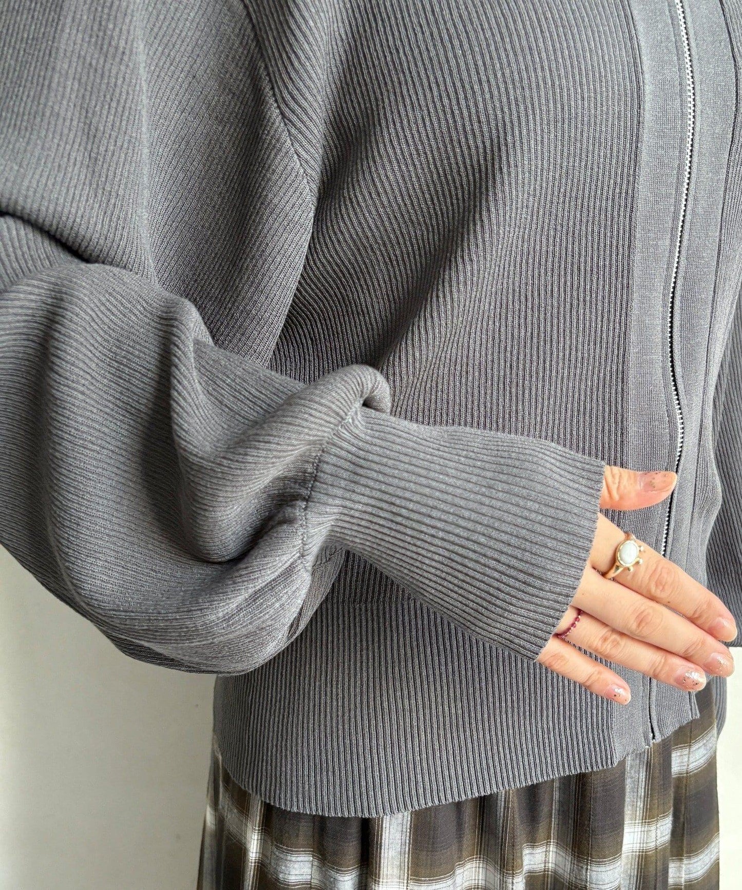 前後兩穿拉鍊針織衫