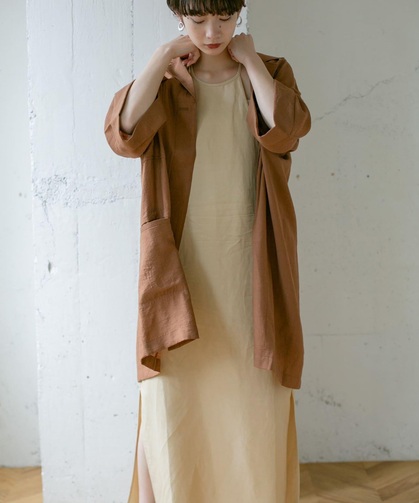 圍裙領連衣裙∴