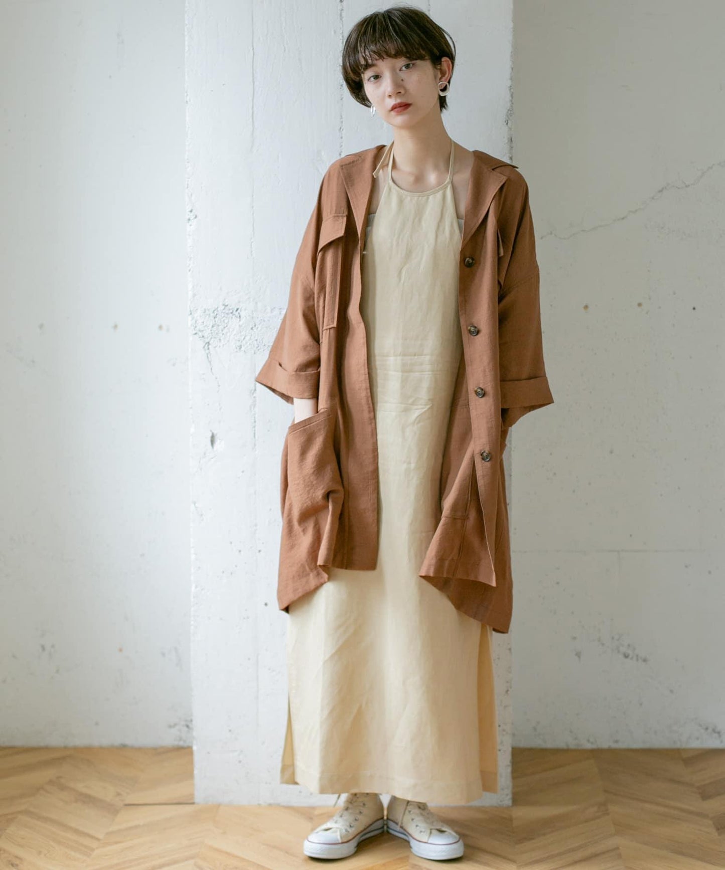 圍裙領連衣裙∴