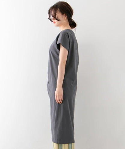 UR TECH 開衩T恤連衣裙∴