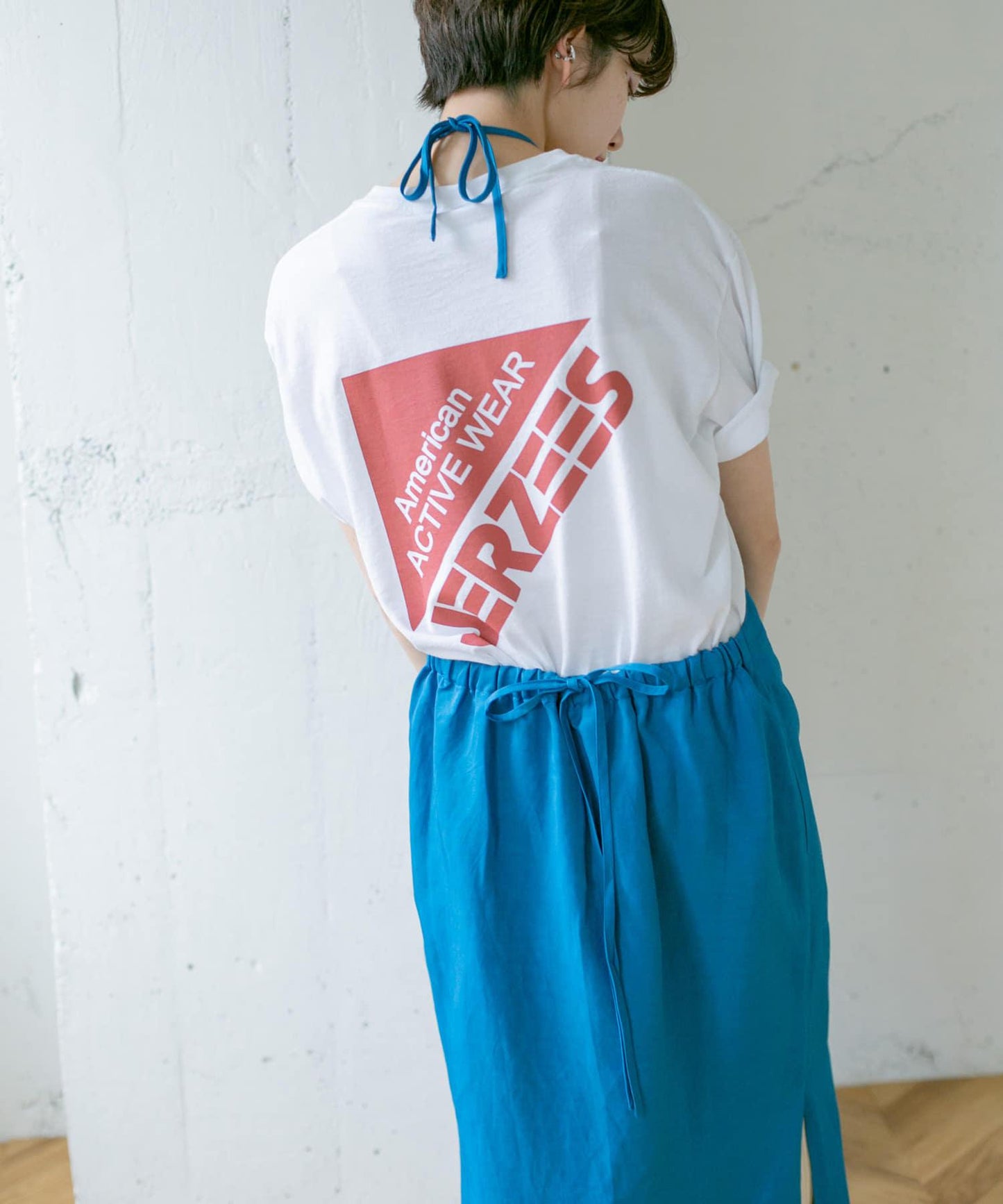 圍裙領連衣裙∴