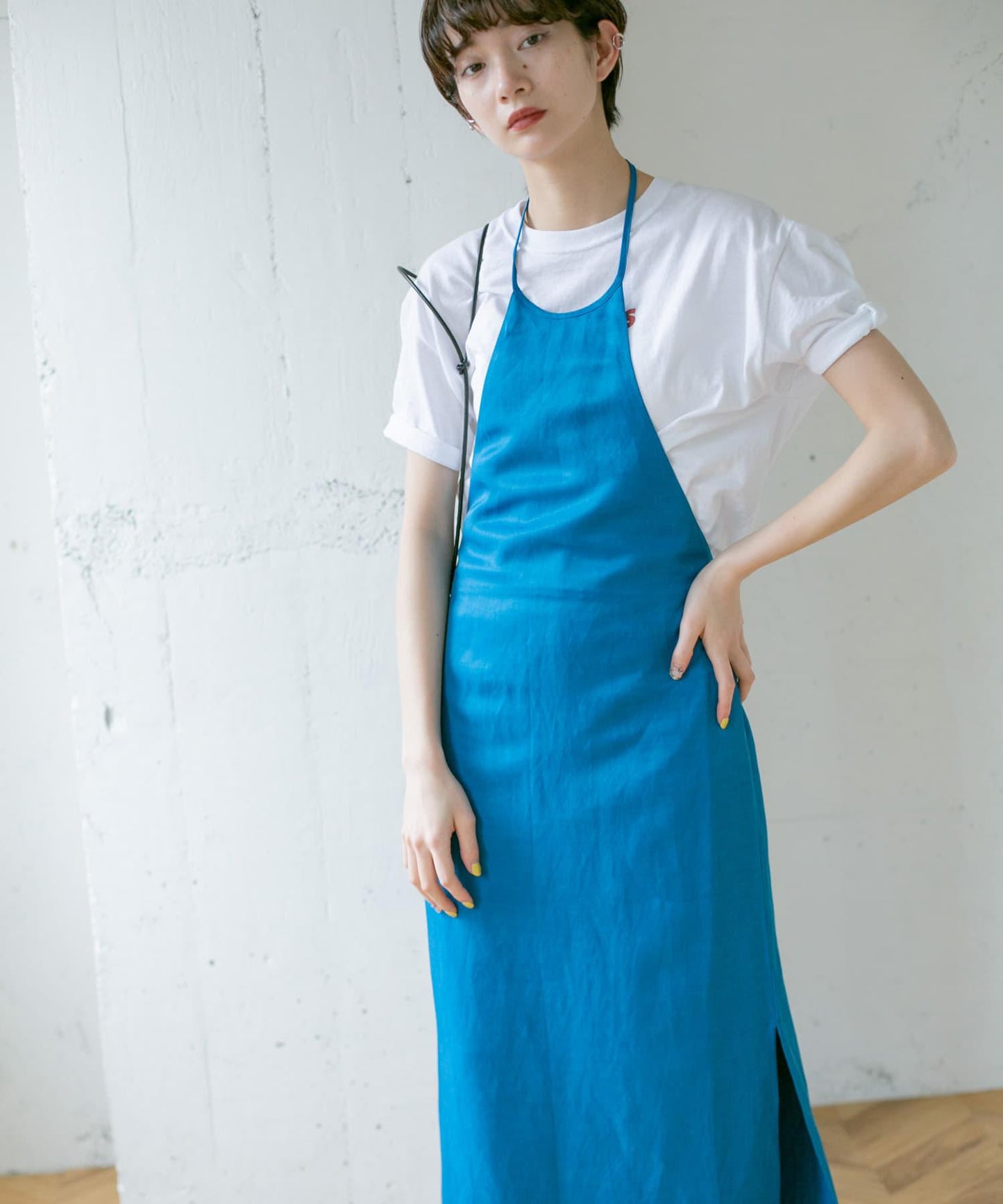 圍裙領連衣裙∴