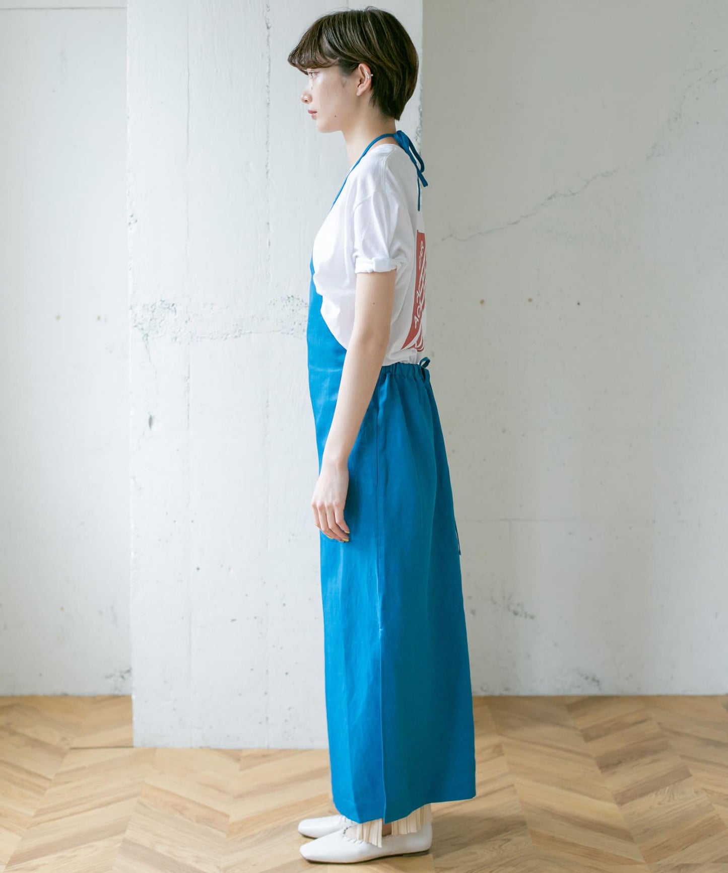 圍裙領連衣裙∴