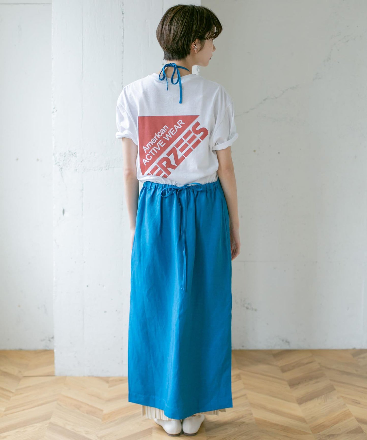 圍裙領連衣裙∴