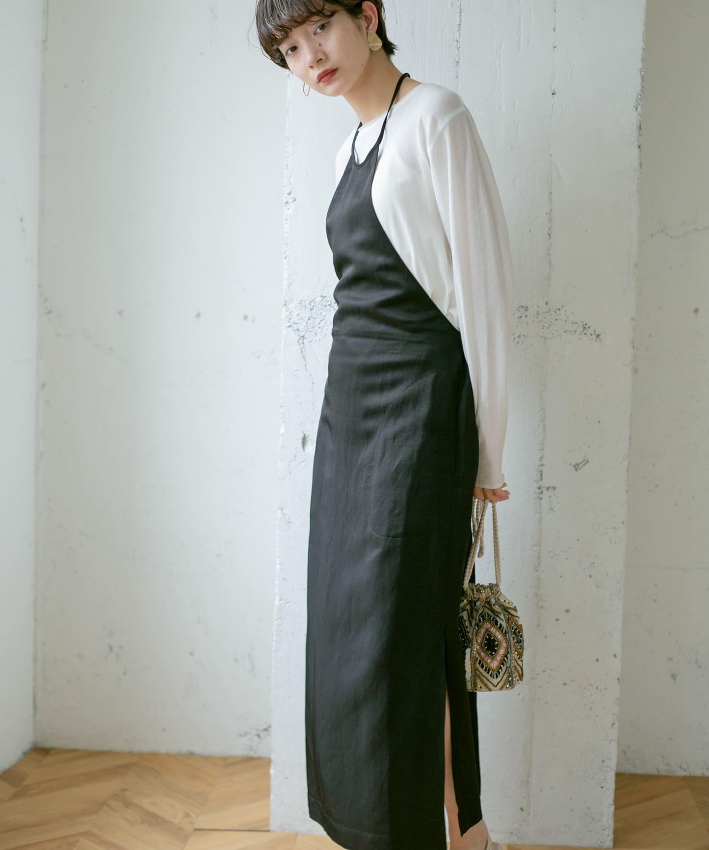 圍裙領連衣裙∴