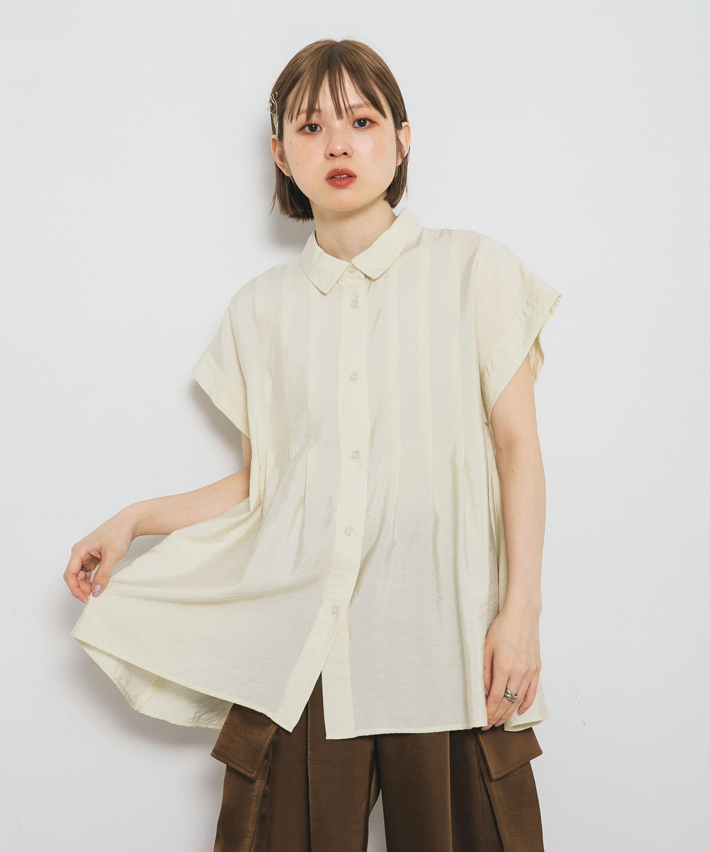 無袖褶皺喇叭襯衫