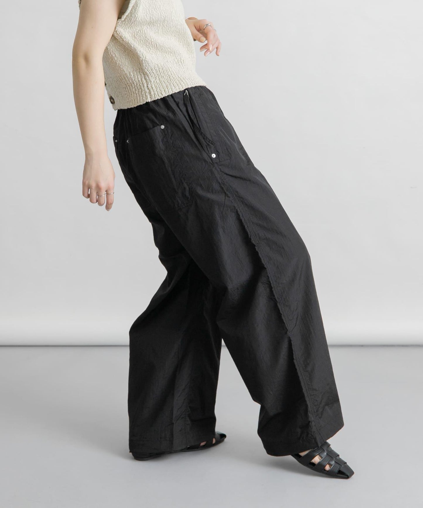 抽繩下襬尼龍長褲