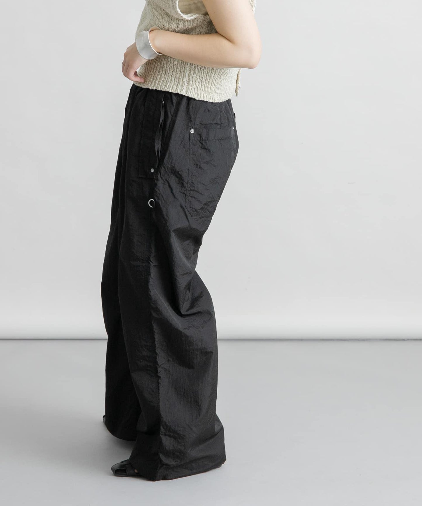 抽繩下襬尼龍長褲