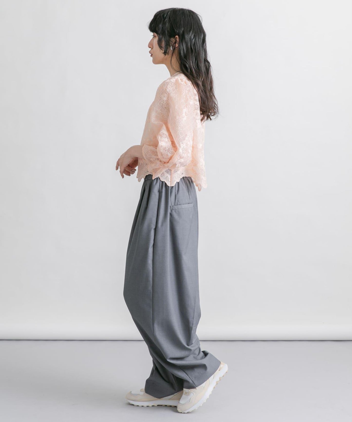 歐根紗刺繡短款襯衫