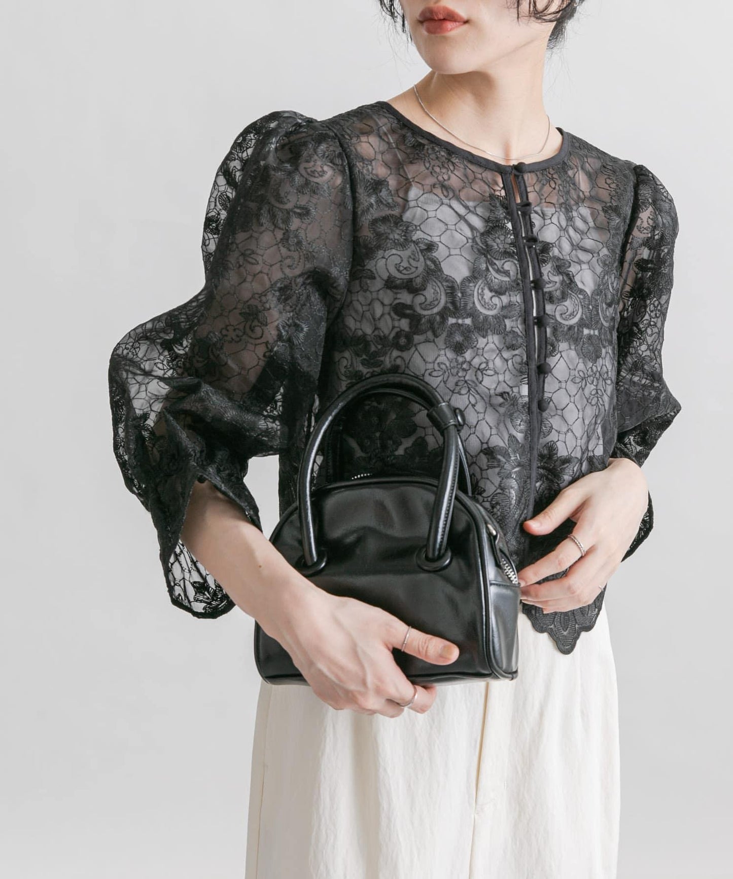 歐根紗刺繡短款襯衫