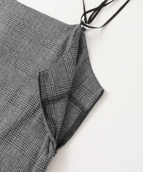 背部交叉高腰裙