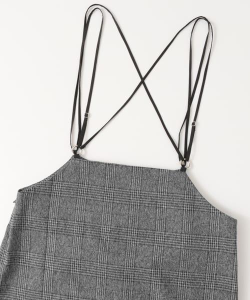 背部交叉高腰裙