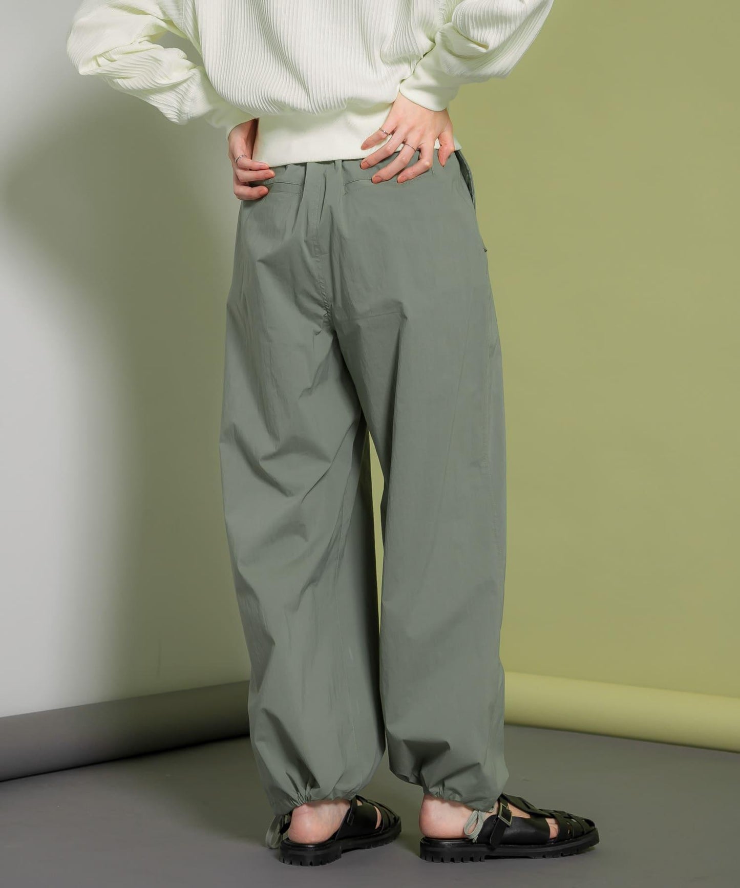 抽繩下襬工裝褲