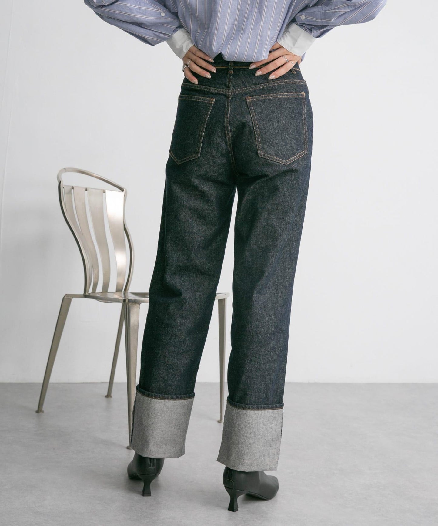 翻邊直筒牛仔褲