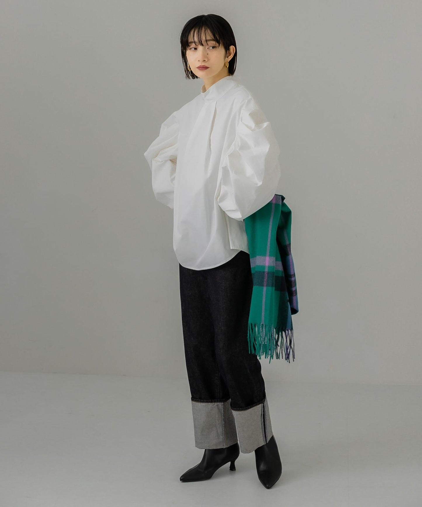 翻邊直筒牛仔褲