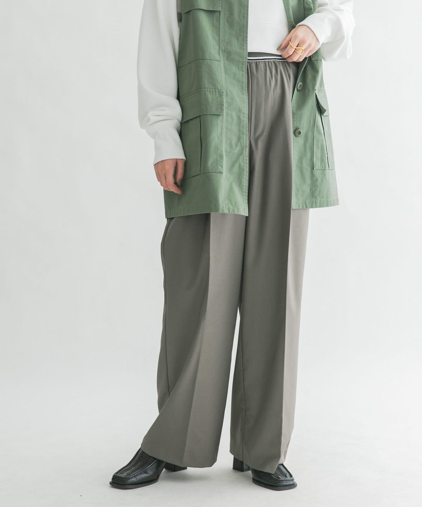 鬆緊腰設計休閒褲