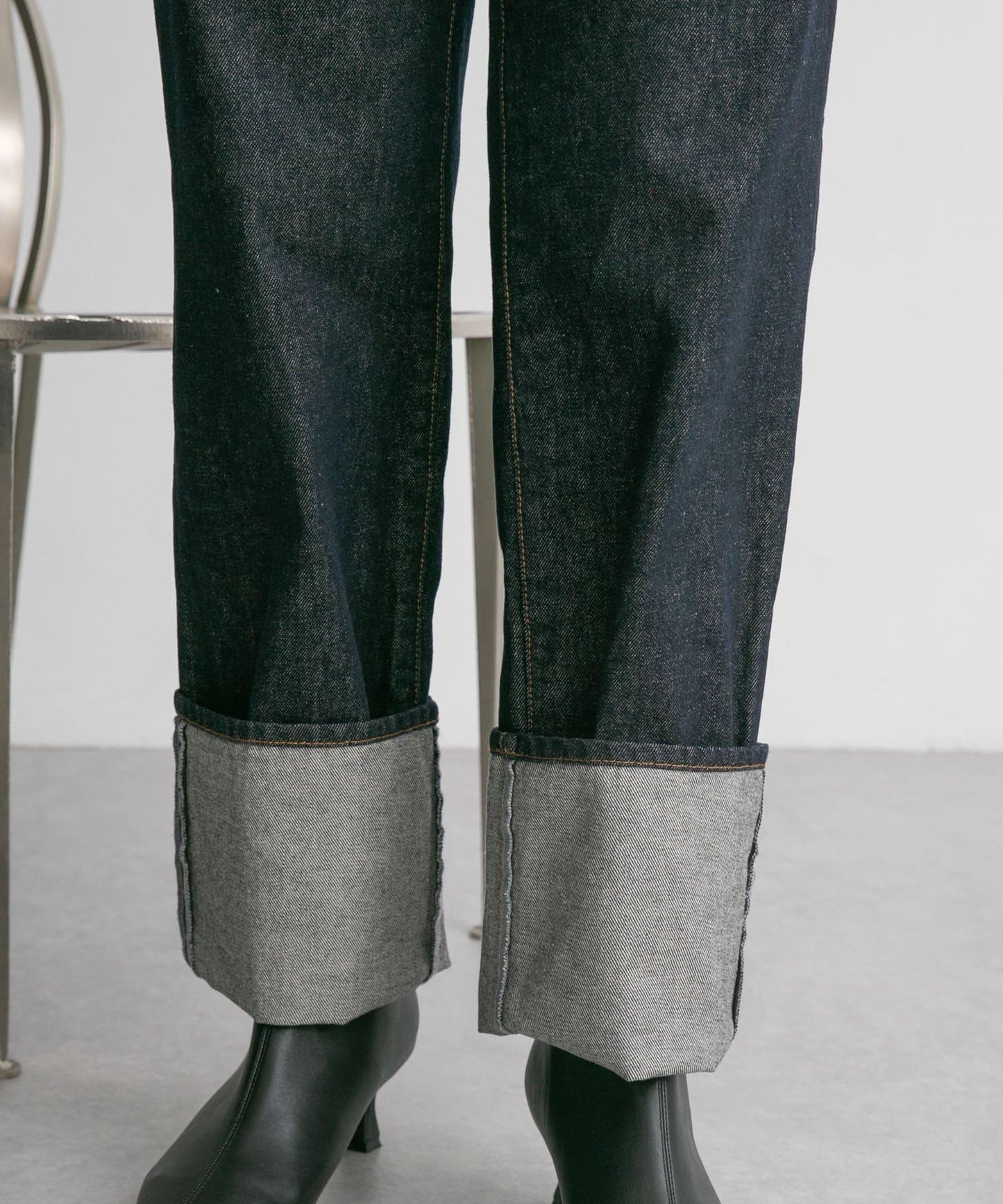 翻邊直筒牛仔褲