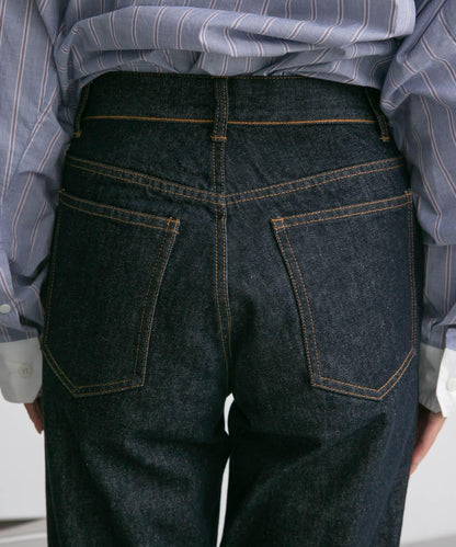 翻邊直筒牛仔褲