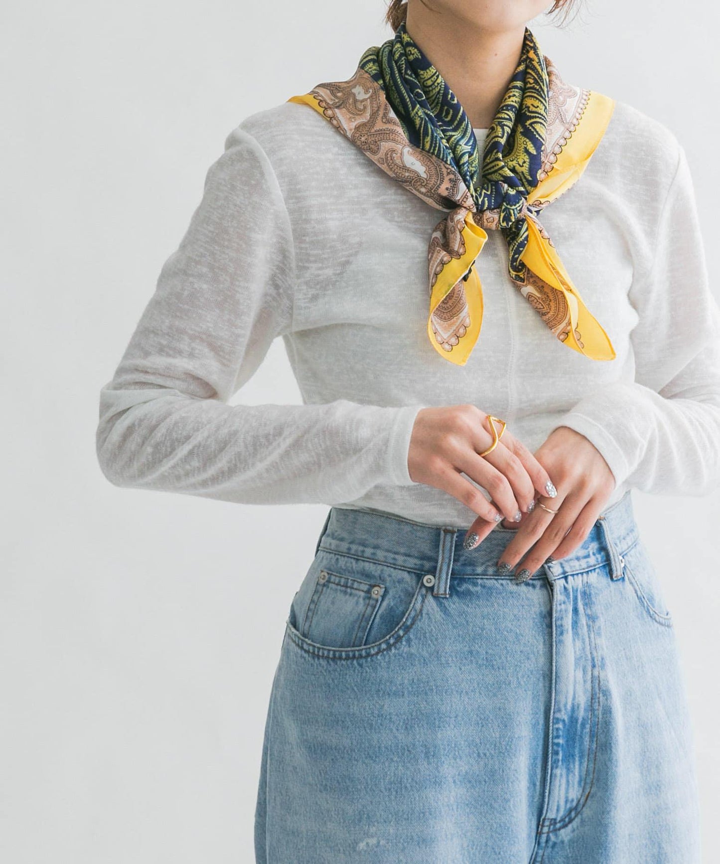 後背開口針織衫