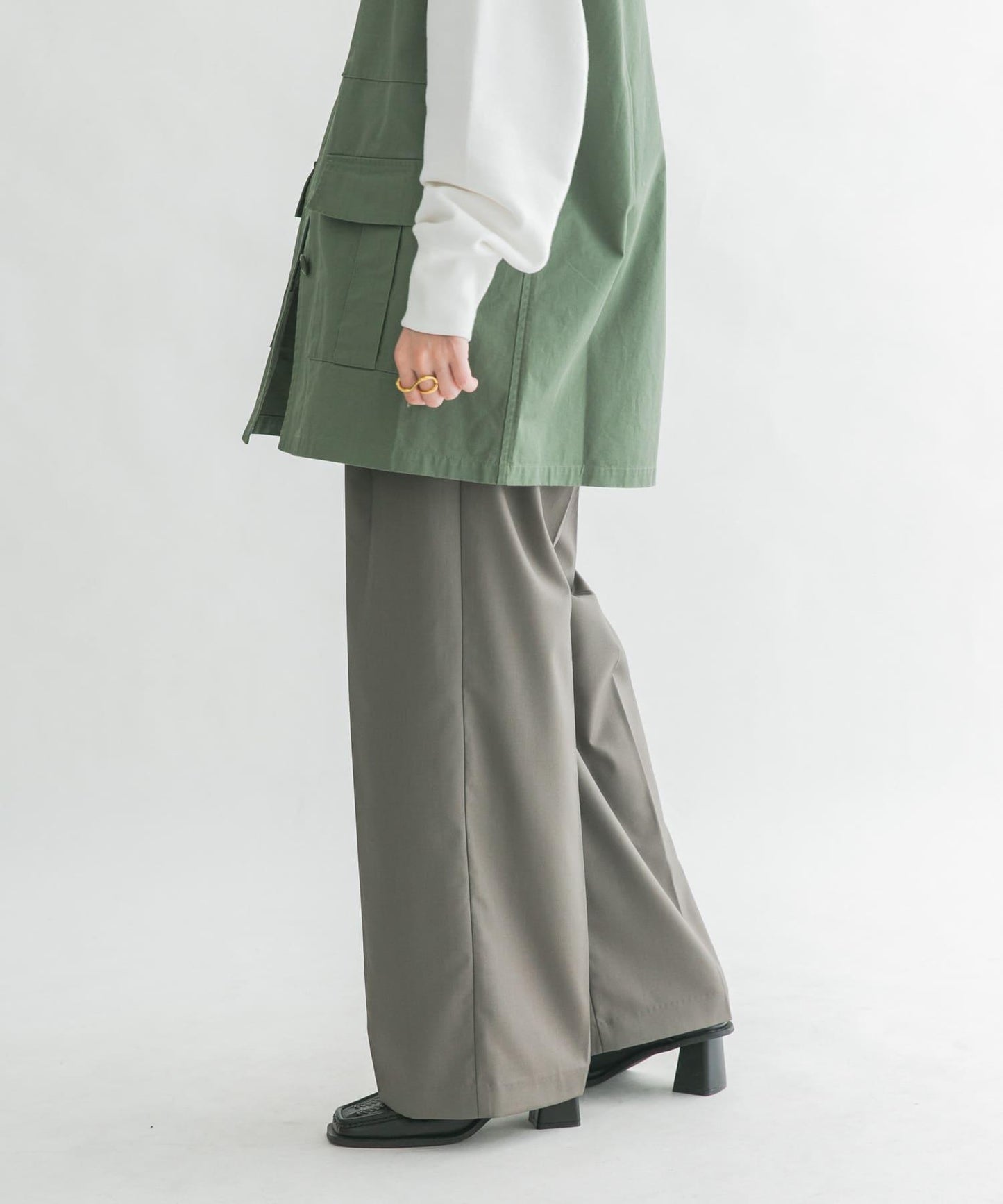 鬆緊腰設計休閒褲