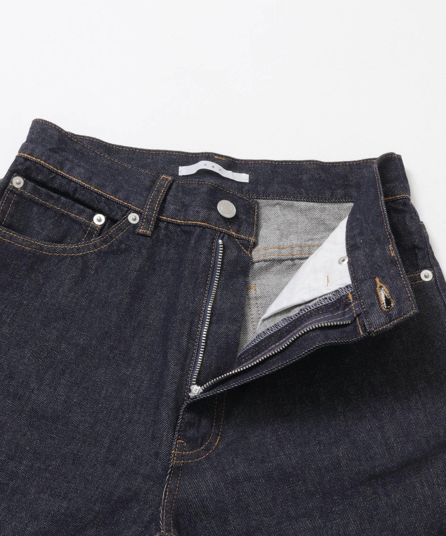 翻邊直筒牛仔褲