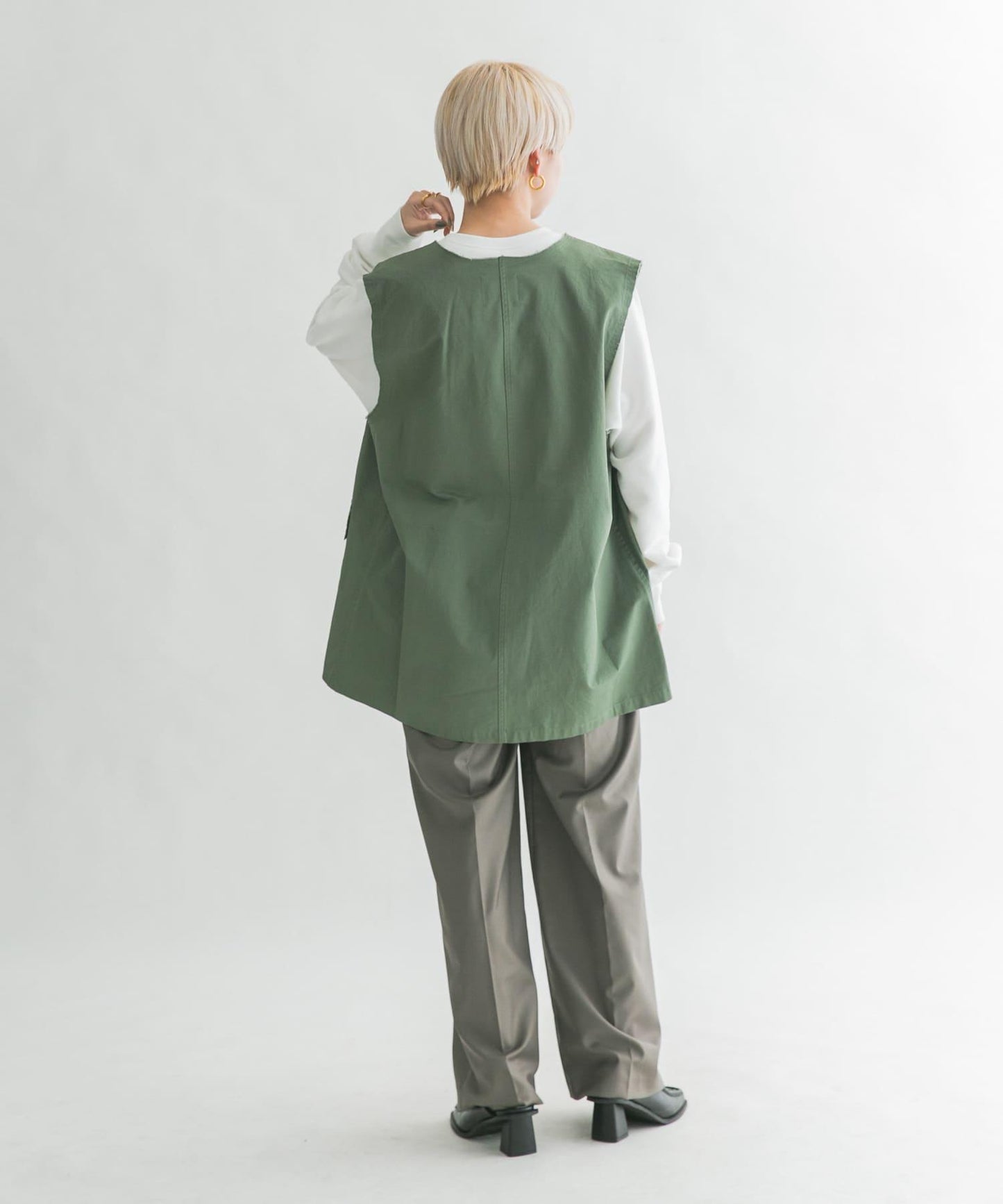 鬆緊腰設計休閒褲