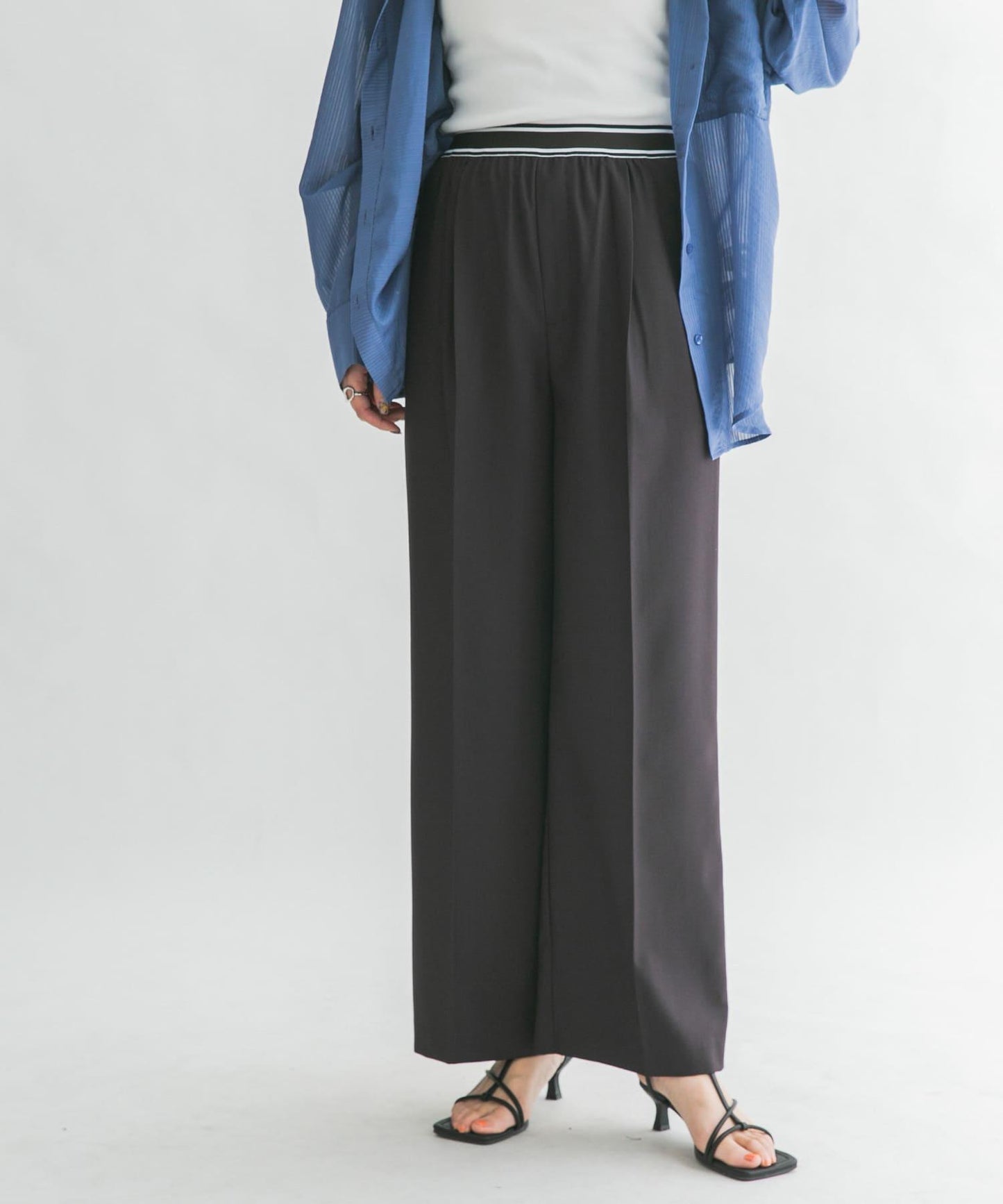 鬆緊腰設計休閒褲