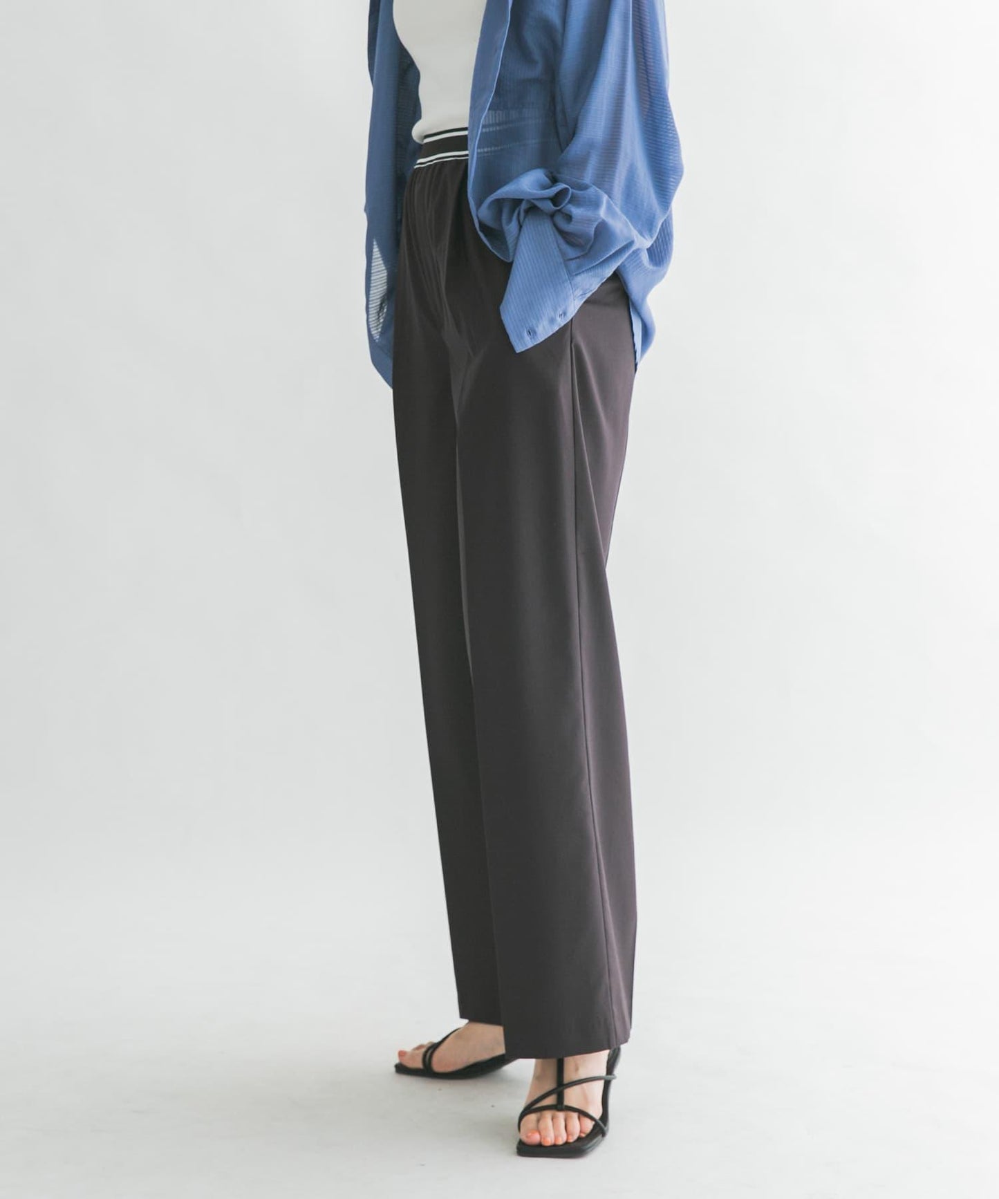 鬆緊腰設計休閒褲