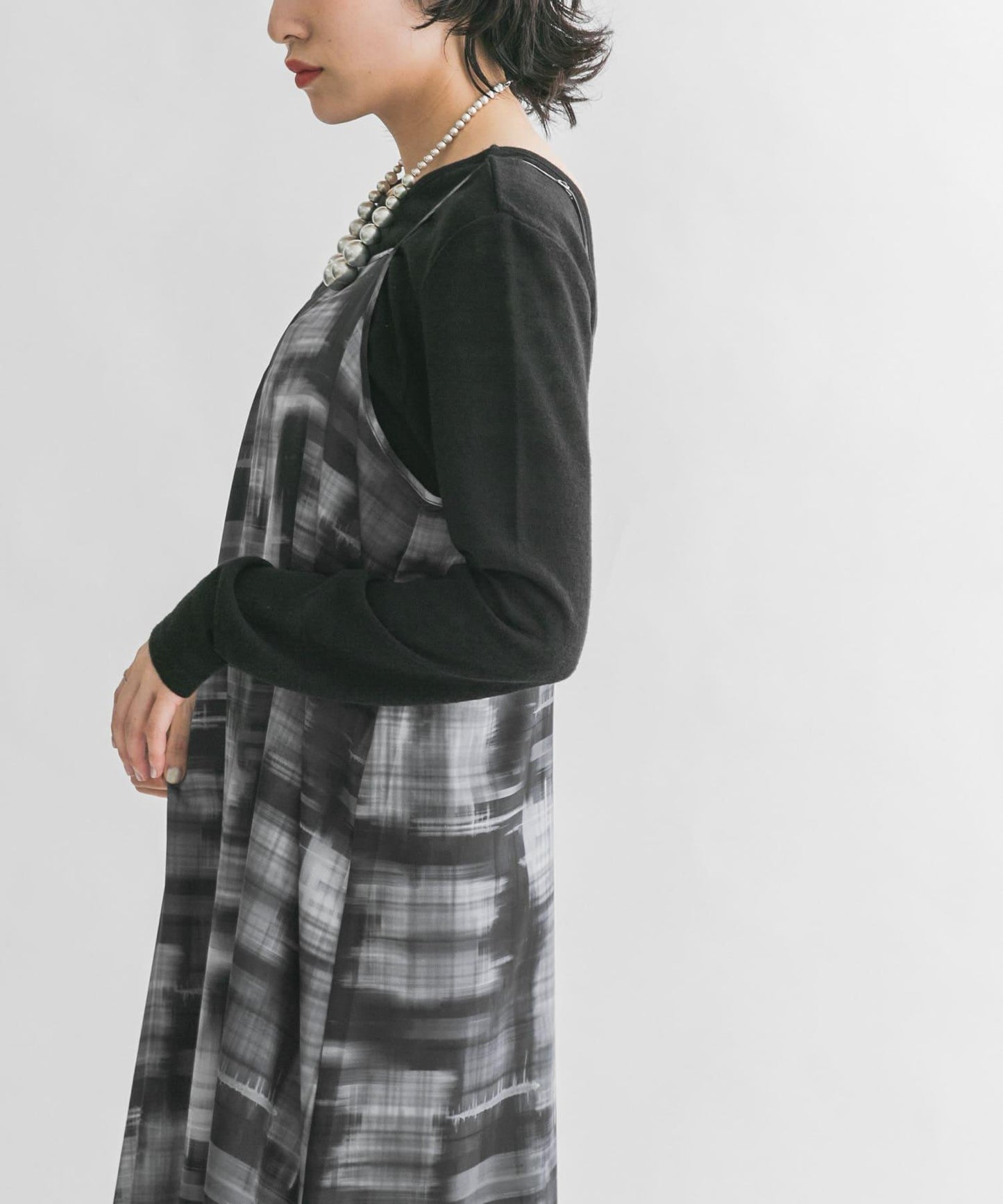 後背開口針織衫