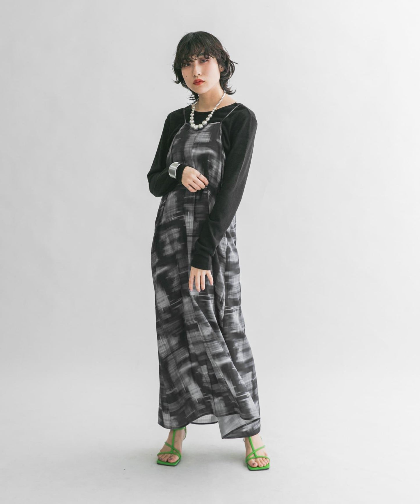 後背開口針織衫