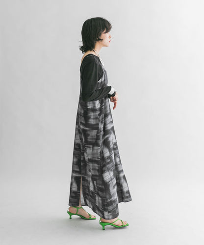 後背開口針織衫