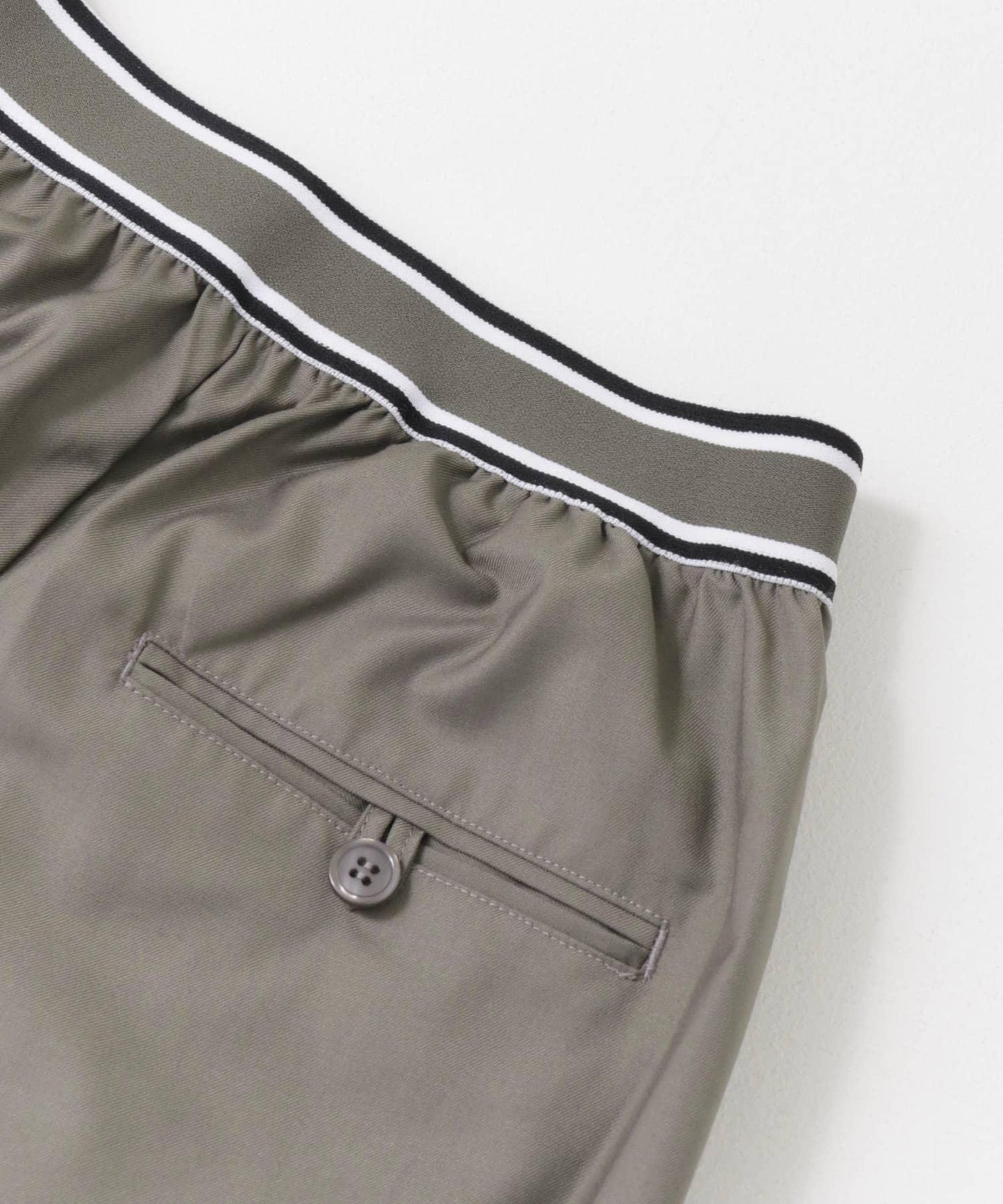 鬆緊腰設計休閒褲