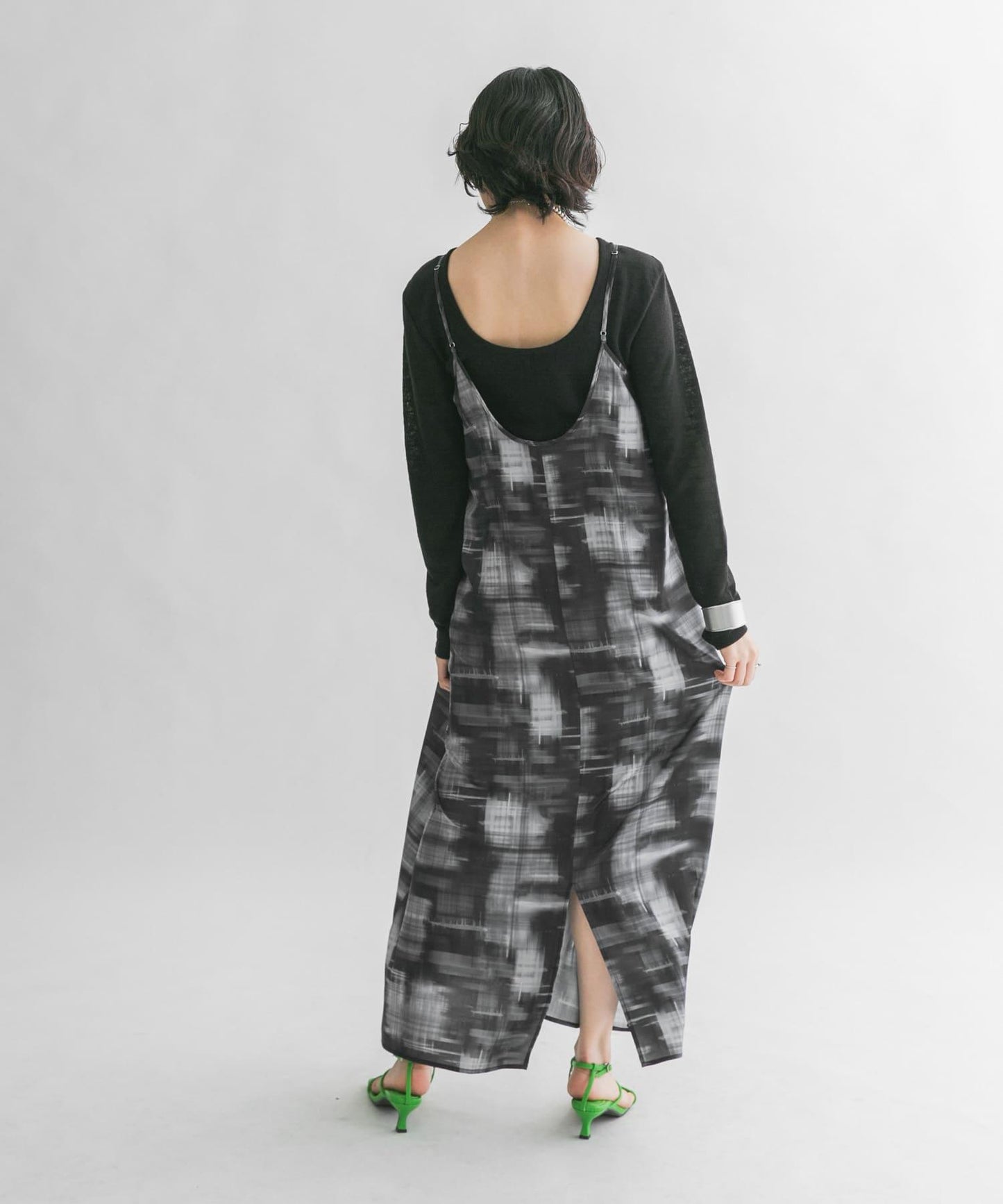 後背開口針織衫