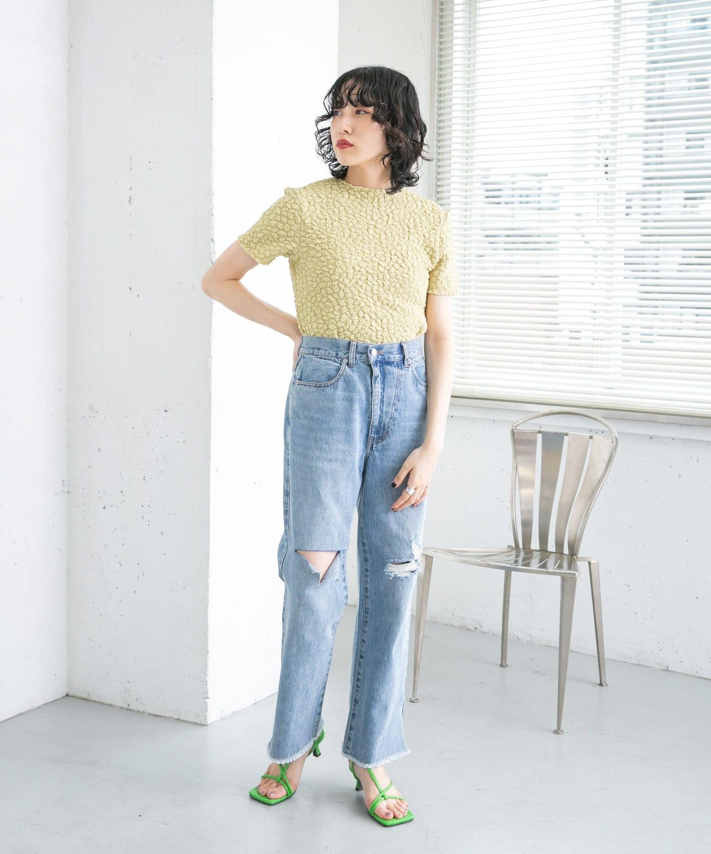 改良破洞開叉牛仔褲