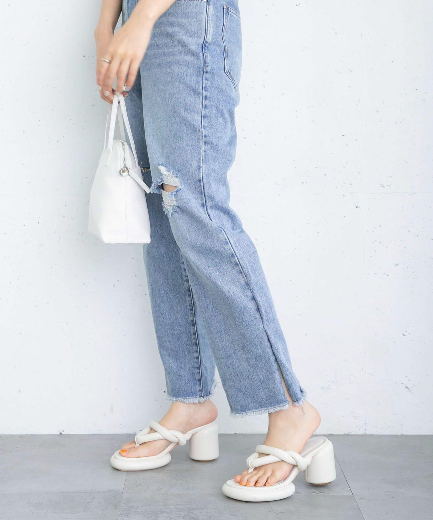 改良破洞開叉牛仔褲