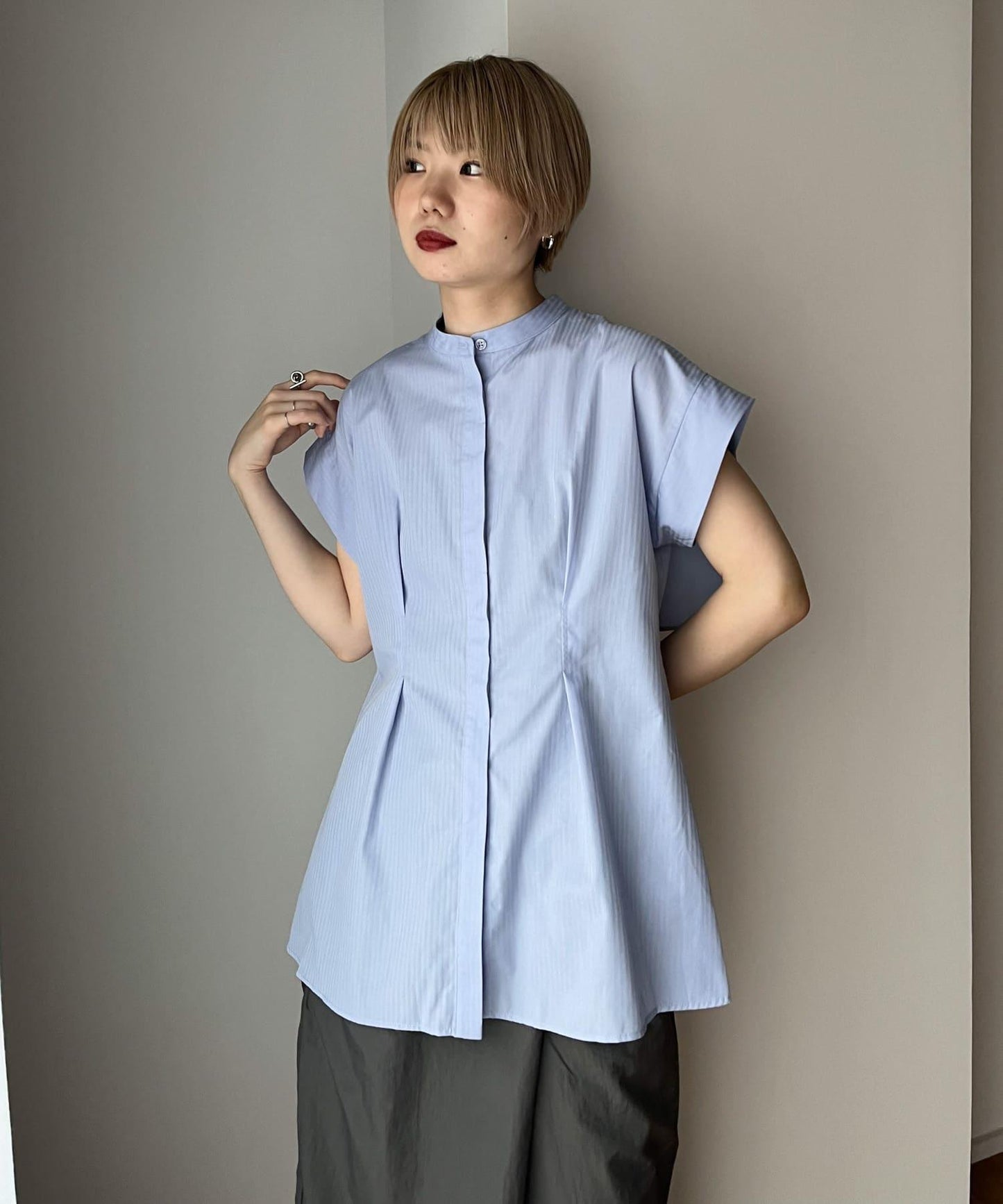 後層疊無袖襯衫