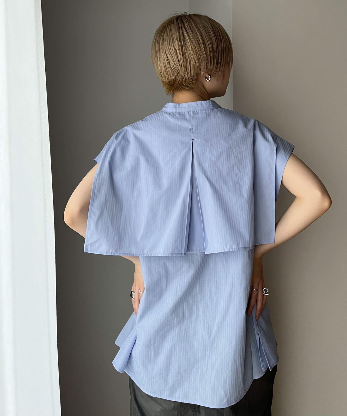 後層疊無袖襯衫