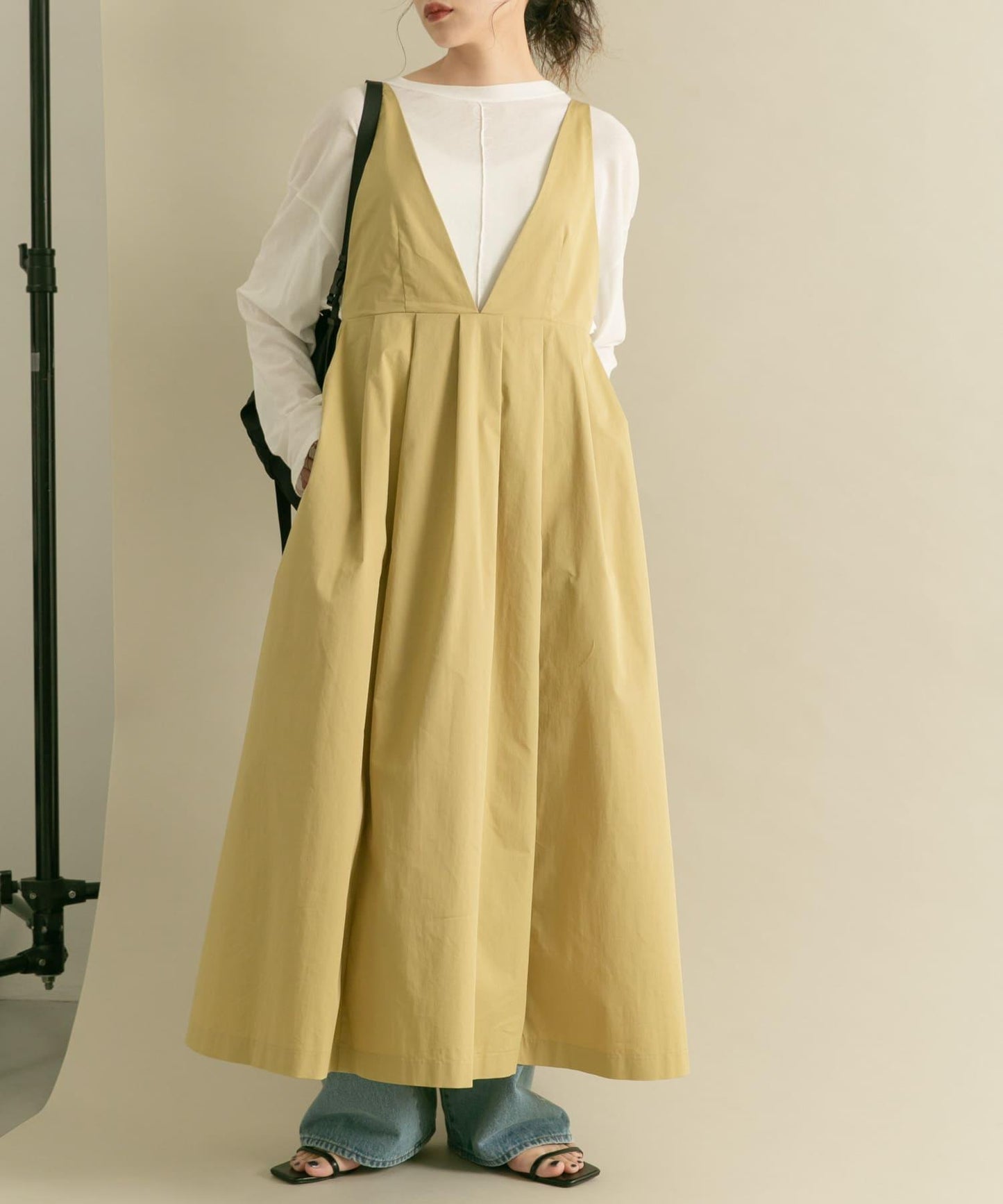 2尺碼可選深V領連衣裙