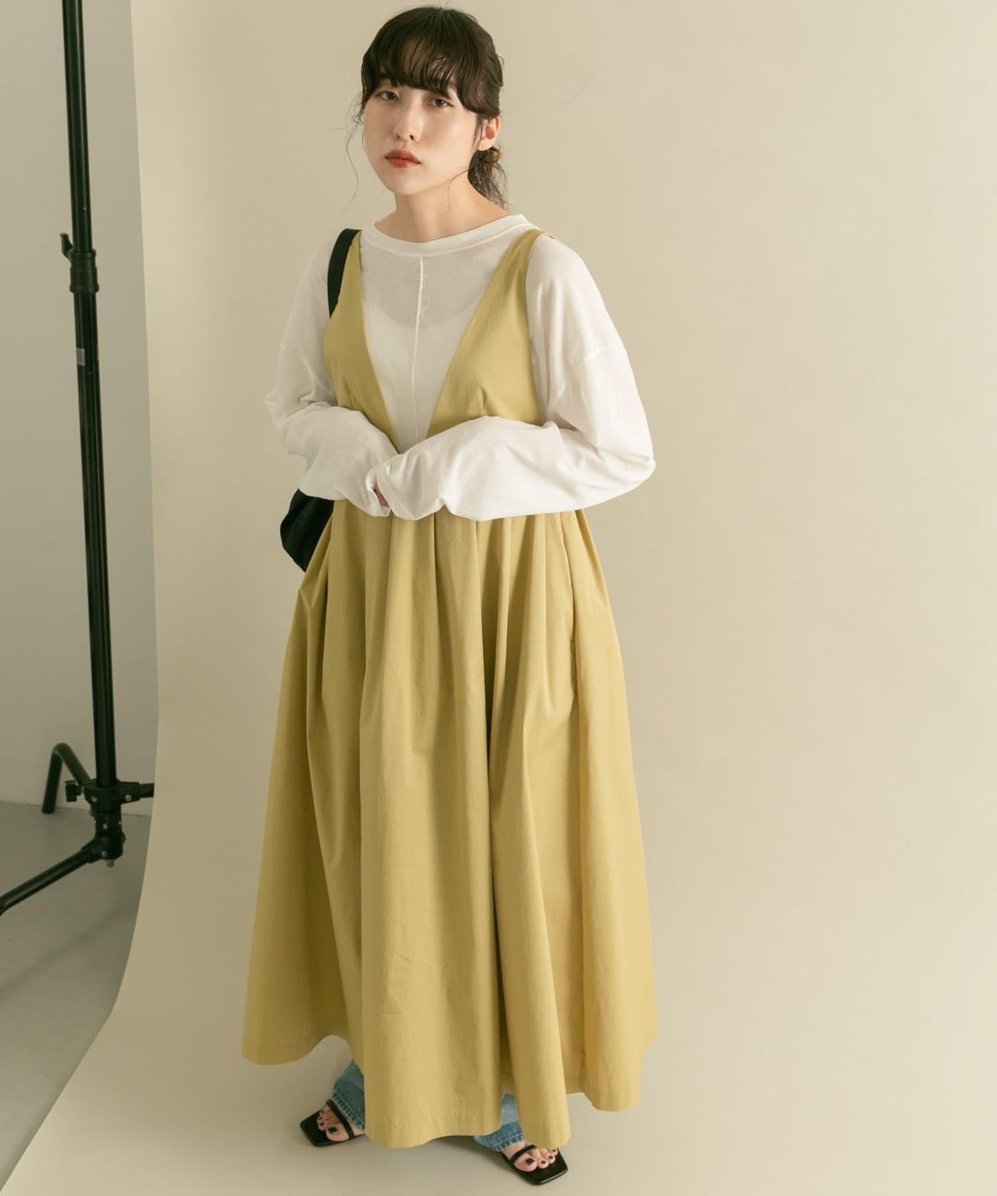 2尺碼可選深V領連衣裙