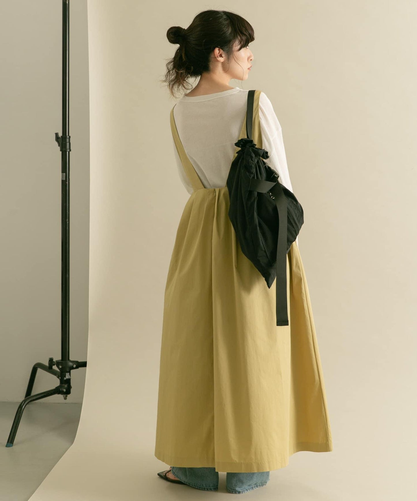 2尺碼可選深V領連衣裙