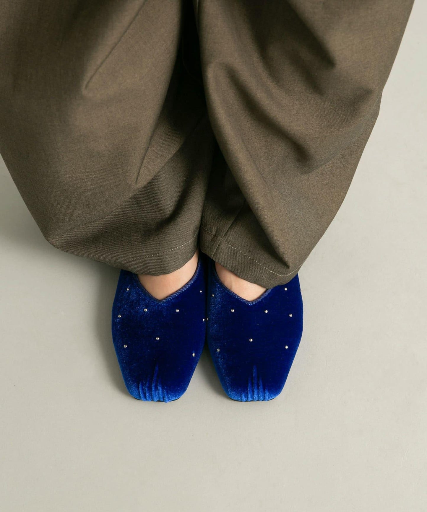 鉚釘天鵝絨高跟鞋