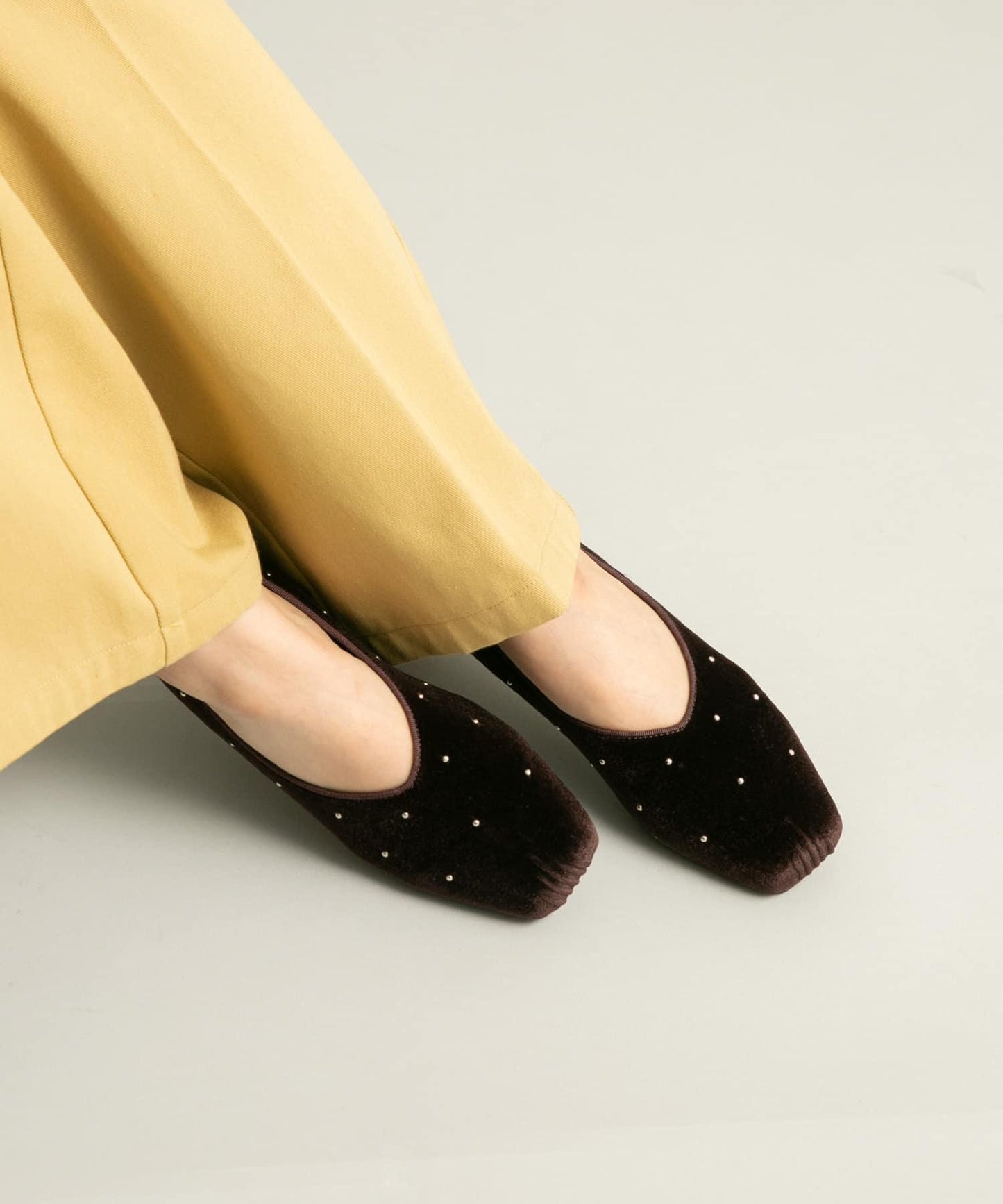 鉚釘天鵝絨高跟鞋