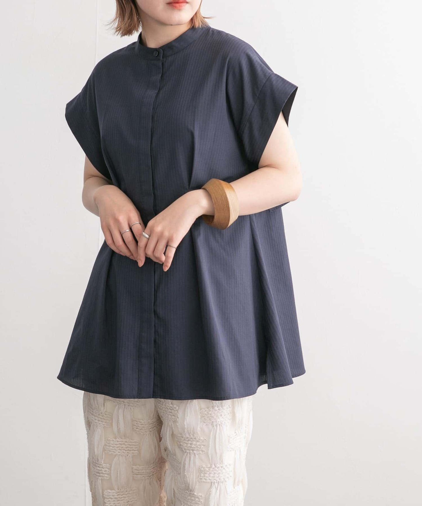 後層疊無袖襯衫